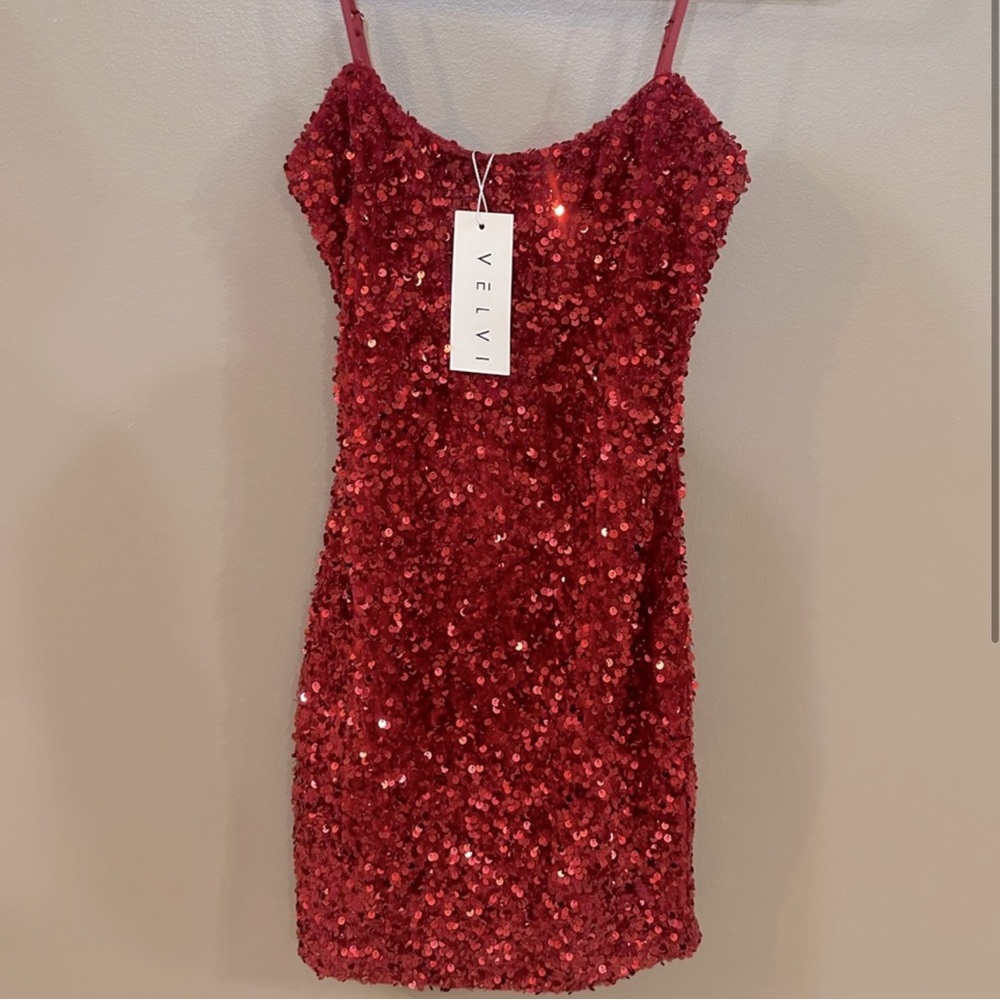 xs lady black tie dress